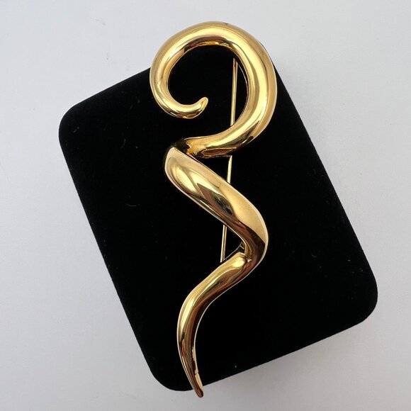 Sculptural Spring Gold Plate Brooch - Picture 4 of 5